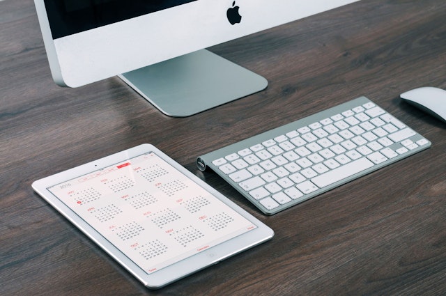 Why You Need an Editorial Calendar For Your Blog (+ how to create one!)