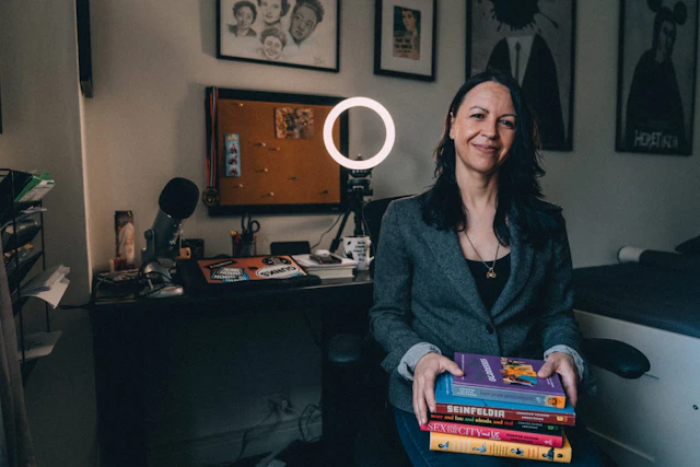 How a journalist quit her job to become a New York Times bestselling author